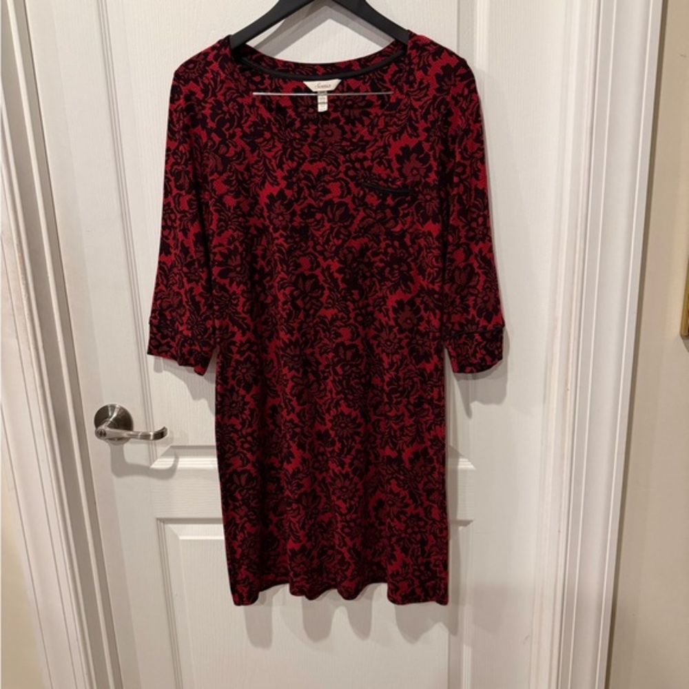 Soma Red and Black Damask Floral 3/4 Length Sleeve Shift Dress